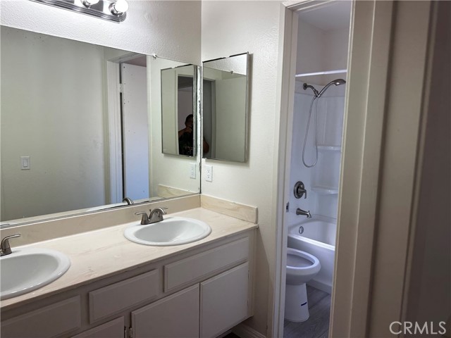 Detail Gallery Image 16 of 28 For 10659 Willow Creek Rd, Moreno Valley,  CA 92557 - 4 Beds | 2/1 Baths