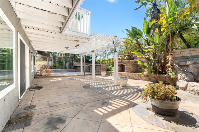 25496 Coral Wood Street, Lake Forest CA: https://media.crmls.org/medias/63a82056-97b6-4efb-8c6a-f5e917ed90f3.jpg