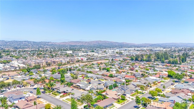 511 Gwynwood Avenue, La Habra CA: https://media.crmls.org/medias/63a83f7d-c78c-420f-81b2-3ea9cbdeebe5.jpg