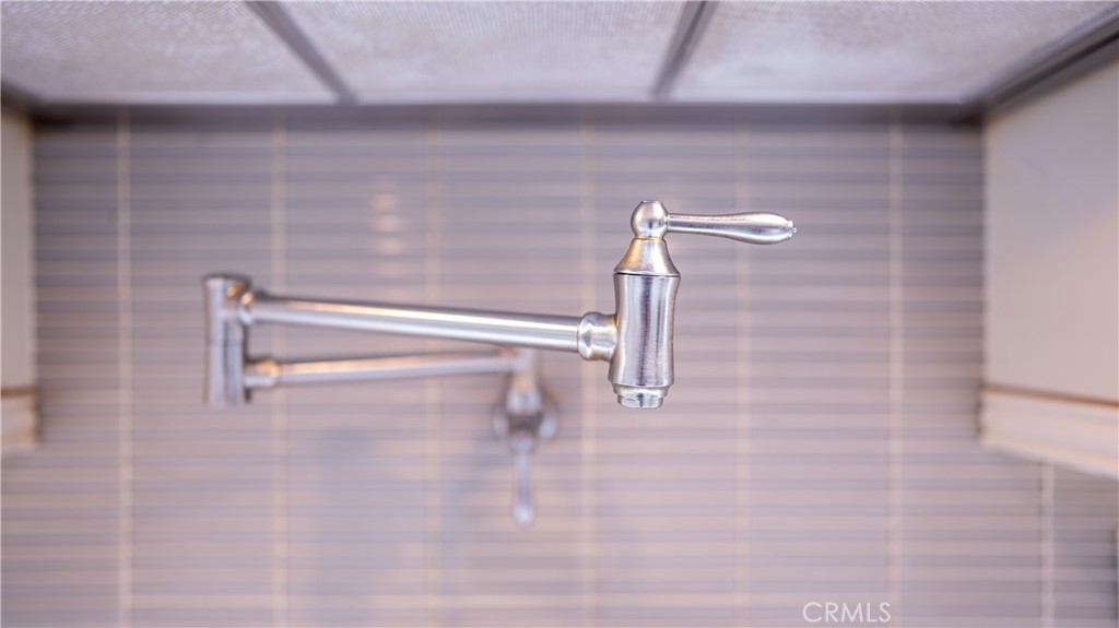 https://media.crmls.org/medias/63a8a665-f534-44d8-b217-ad3f8ddd3d00.jpg?preset=X-Large