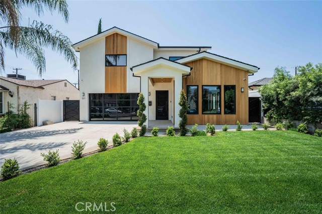 521 N Sparks Street, Burbank CA: https://media.crmls.org/medias/63a929b2-5ab8-4ef9-a642-a180f45c8977.jpg