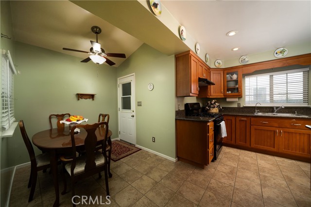 1626 Grove Place, Fullerton CA: https://media.crmls.org/medias/63a9635b-e57c-4195-8c6c-83eacfb1ac6f.jpg