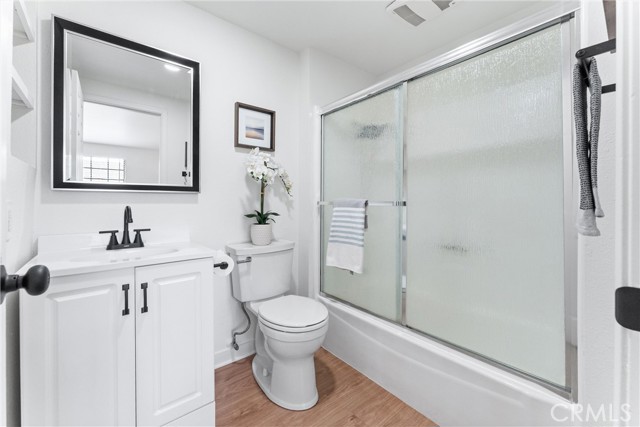 2514 Monte Carlo Drive, Santa Ana CA: https://media.crmls.org/medias/63a96da9-1213-4e6c-a73d-f42f608e9c32.jpg