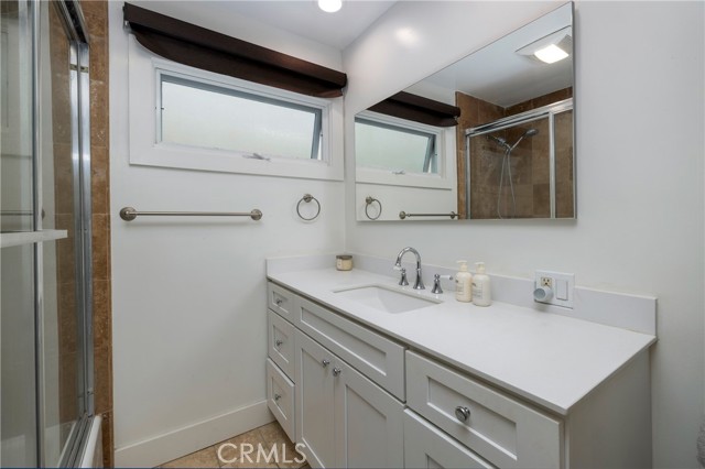 Detail Gallery Image 18 of 22 For 203 8th, Newport Beach,  CA 92661 - – Beds | – Baths