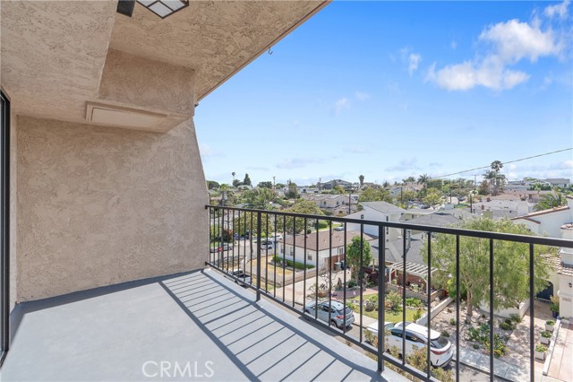 Detail Gallery Image 8 of 29 For 900 Cedar St #308,  El Segundo,  CA 90245 - 2 Beds | 2 Baths