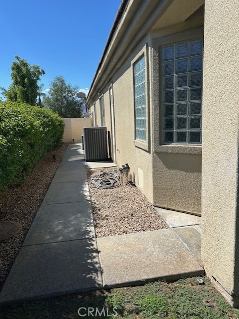 17 Bellisimo Court, Rancho Mirage CA: https://media.crmls.org/medias/63ab340f-2e1c-4f62-aee9-d879e5eb95a0.jpg