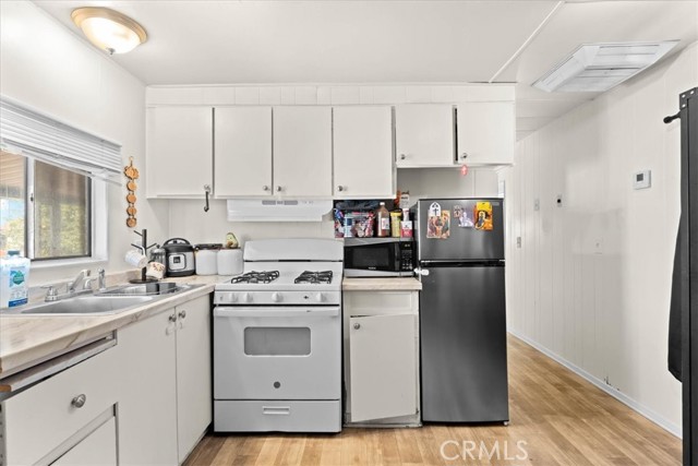 Detail Gallery Image 14 of 32 For 716 N Grand Ave #I-5,  Covina,  CA 91724 - 1 Beds | 1 Baths