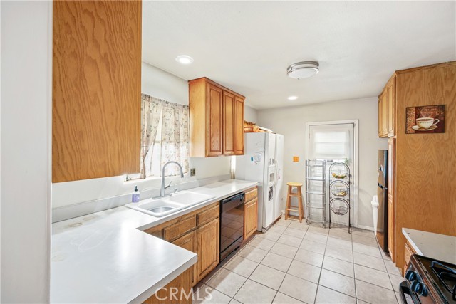 Detail Gallery Image 8 of 32 For 2612 Manhattan Beach Bld, Gardena,  CA 90249 - 3 Beds | 2 Baths