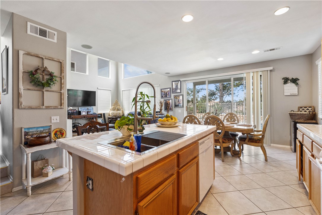 Detail Gallery Image 22 of 40 For 16273 Twilight Cir, Riverside,  CA 92503 - 3 Beds | 2/1 Baths