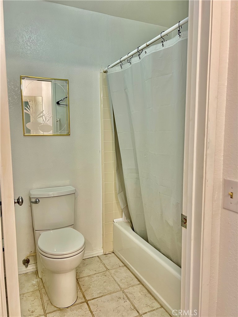 https://media.crmls.org/medias/63ad6564-b43f-4314-937f-6c6d8eaca31a.jpg?preset=X-Large