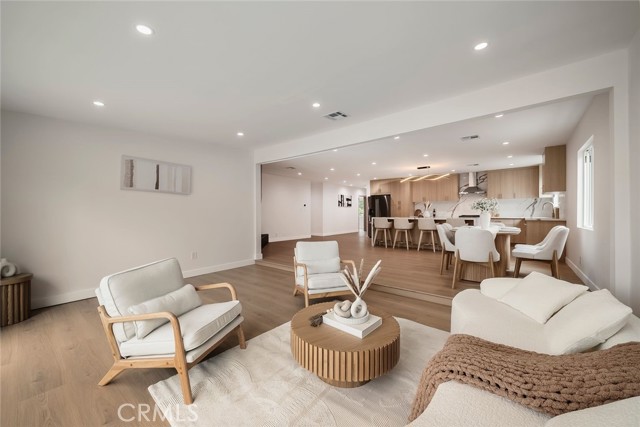 14126 Runnymede Street, Van Nuys CA: https://media.crmls.org/medias/63adf941-38ff-4936-b67d-d8682384544f.jpg