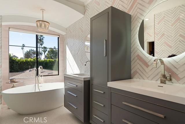 Detail Gallery Image 10 of 25 For 736 14th, Huntington Beach,  CA 92648 - 5 Beds | 3/1 Baths