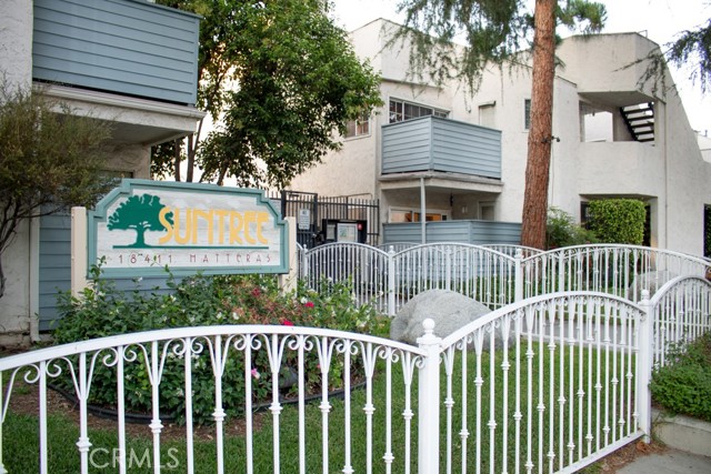 Detail Gallery Image 1 of 16 For 18411 Hatteras St #235,  Tarzana,  CA 91356 - 2 Beds | 2 Baths