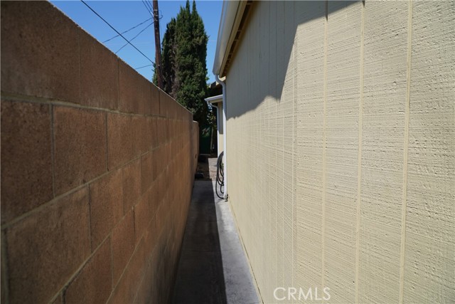 124 E Lincoln Ave, Orange CA: https://media.crmls.org/medias/63ae3ab3-0b1c-4af9-9b7c-80d8d627c1c6.jpg