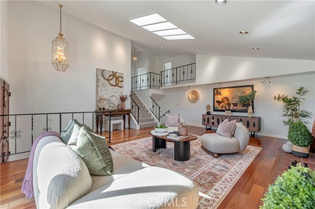 Detail Gallery Image 8 of 63 For 19201 Sherborne Ln, Huntington Beach,  CA 92646 - 4 Beds | 2/1 Baths