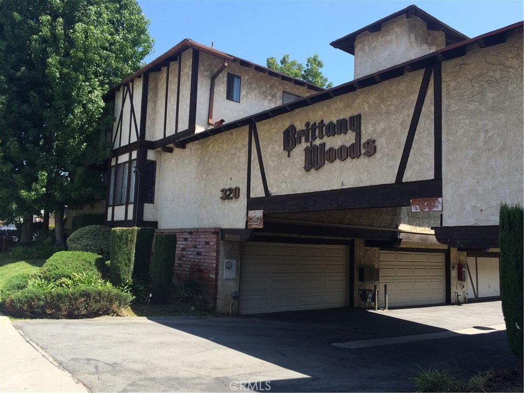 320 N Marguerita Avenue #4