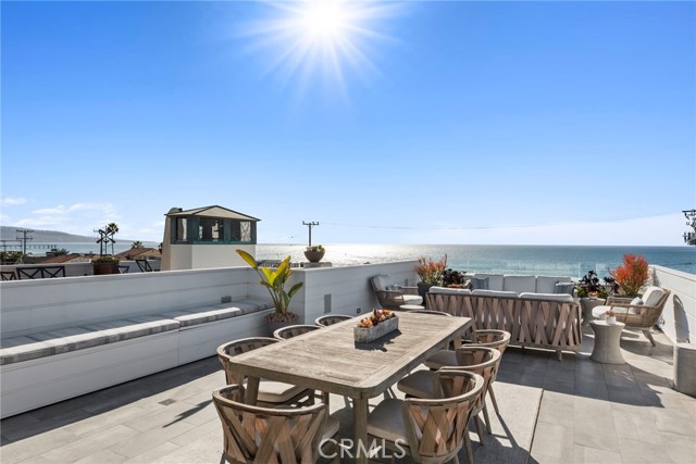 2722 Hermosa Avenue, Hermosa Beach, California 90254, 4 Bedrooms Bedrooms, ,4 BathroomsBathrooms,Residential,For Sale,Hermosa,SB25022397