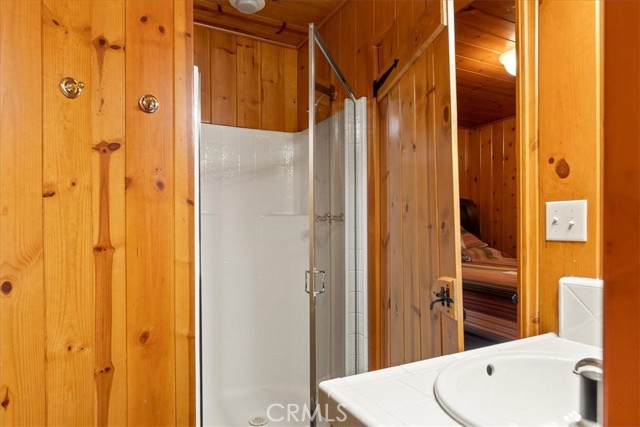 Detail Gallery Image 33 of 62 For 275 D Ln, Lake Arrowhead,  CA 92352 - 6 Beds | 6/1 Baths