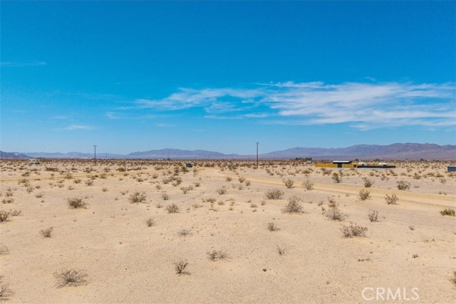 82935 Maya Rada Road, 29 Palms CA: https://media.crmls.org/medias/63b11985-7966-4b6d-b2d3-151ea1098e8c.jpg