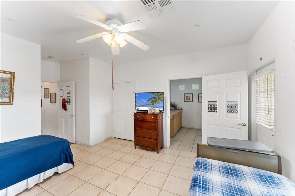 MLS #OC25213991 image #10