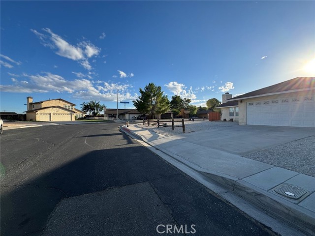 15012 Chuparosa, Victorville CA: https://media.crmls.org/medias/63b1de27-c531-40b9-ac75-688dbeb0ce23.jpg