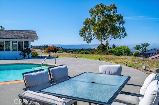 13 Buggy Whip Drive, Rolling Hills CA: https://media.crmls.org/medias/63b41a57-ded2-4747-bd1e-9bfb78f19b1e.jpg