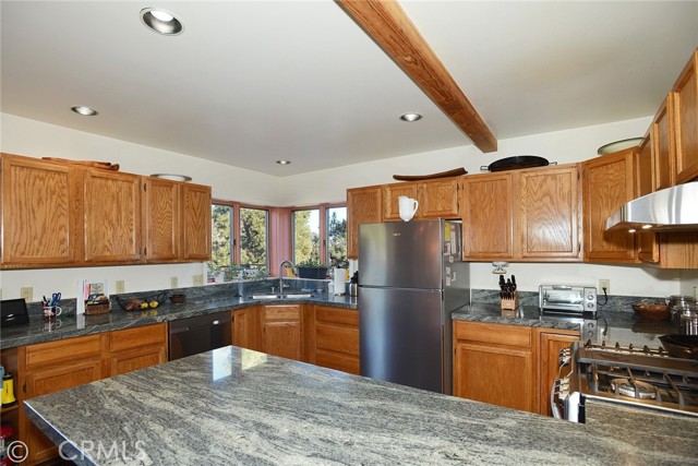 Detail Gallery Image 12 of 50 For 2224 Ironwood Dr, –,  CA 93222 - 3 Beds | 2/1 Baths