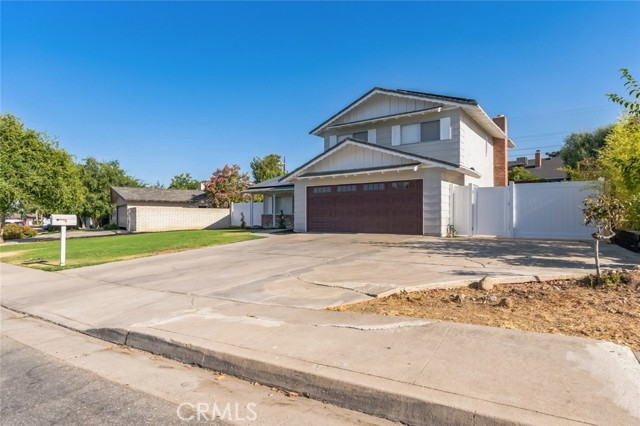 Detail Gallery Image 2 of 30 For 4104 Glenbrook Ave, Bakersfield,  CA 93306 - 3 Beds | 2 Baths