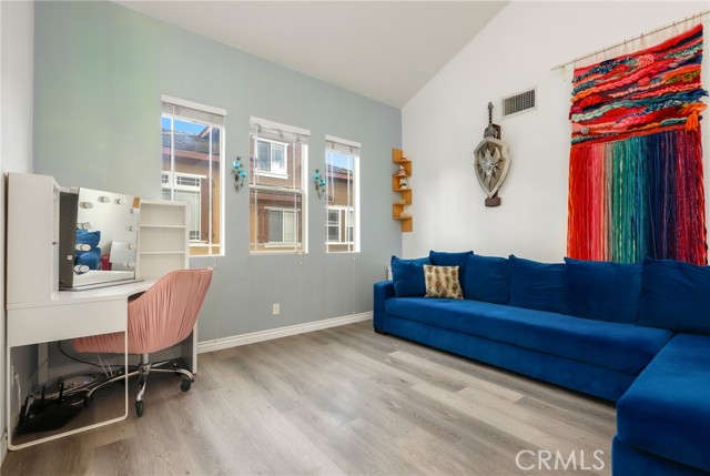 Image 6 of 16 For 33 Chadron  