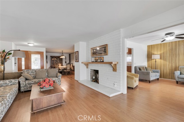 Detail Gallery Image 5 of 38 For 17078 Minnehaha St, Granada Hills,  CA 91344 - 4 Beds | 2/1 Baths