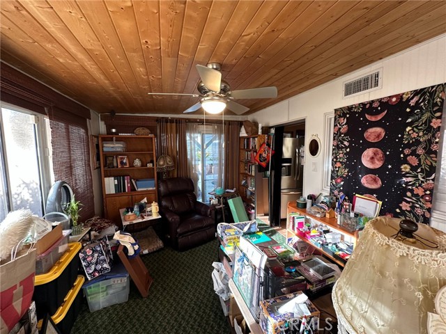 Detail Gallery Image 7 of 21 For 23509 via Chantilly, Valencia,  CA 91355 - 2 Beds | 2 Baths