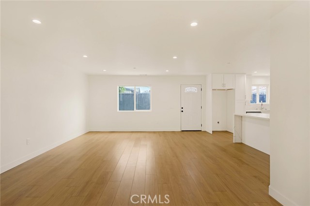 8144 Louise Avenue, Northridge CA: https://media.crmls.org/medias/63b60fb5-58d8-472b-b3fa-0ad48242e9a2.jpg