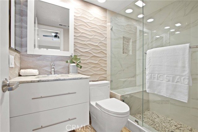 Detail Gallery Image 18 of 27 For 1 Sandflower Ct #1,  Newport Beach,  CA 92663 - 2 Beds | 2/1 Baths