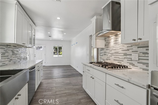 Detail Gallery Image 11 of 51 For 17043 Celtic St, Granada Hills,  CA 91344 - 4 Beds | 3 Baths
