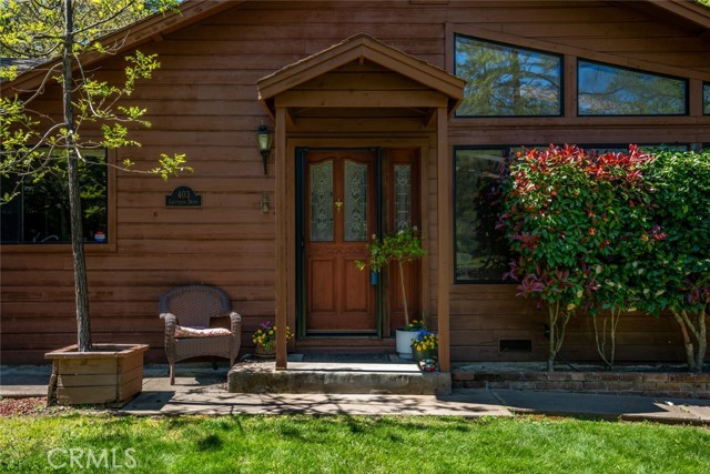 Detail Gallery Image 3 of 35 For 403 Crestview Dr, Ukiah,  CA 95482 - 2 Beds | 2 Baths