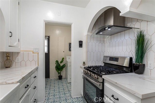 130 Claremont Avenue, Long Beach CA: https://media.crmls.org/medias/63b76145-6f4d-4cfe-8512-ca9722f4018d.jpg