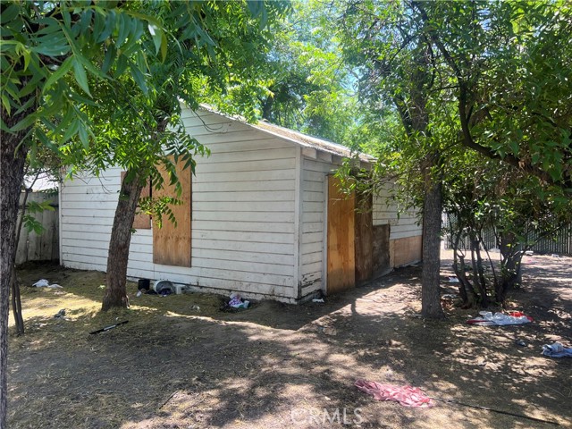 Detail Gallery Image 5 of 16 For 2726 E Washington Ave, Fresno,  CA 93701 - 2 Beds | 1 Baths