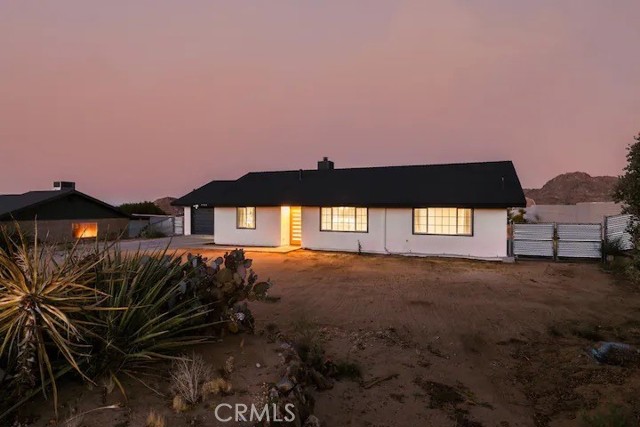 Detail Gallery Image 1 of 22 For 7795 Sunset Rd, Joshua Tree,  CA 92252 - 4 Beds | 2 Baths