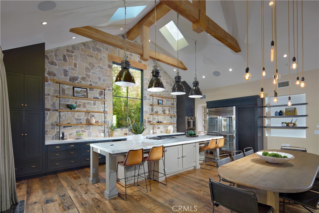 63b8985c A816 4fed 8e43 02084fe8e887