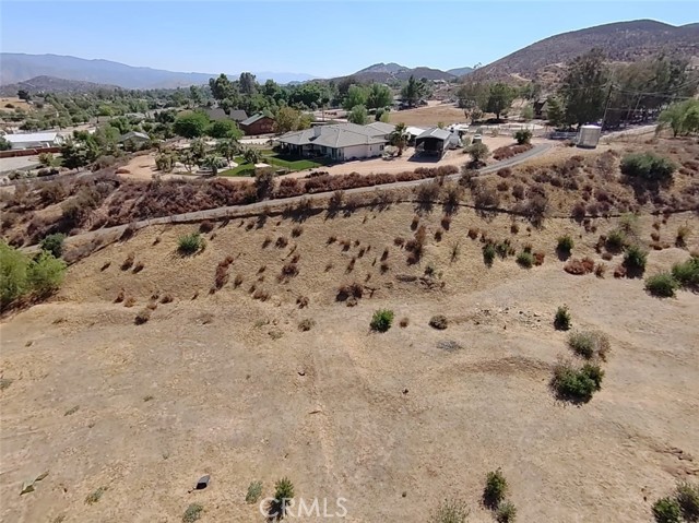 34255 Agua Dulce Canyon Road, Agua Dulce CA: https://media.crmls.org/medias/63b8e22d-426e-40c5-bae6-f4481bf0f702.jpg
