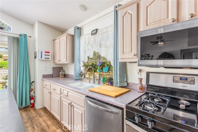 Detail Gallery Image 14 of 42 For 10311 Bel Air Dr, Cherry Valley,  CA 92223 - 3 Beds | 2 Baths