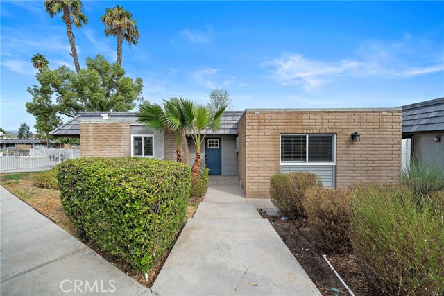 Front Image Thumbnail for CROC25237062