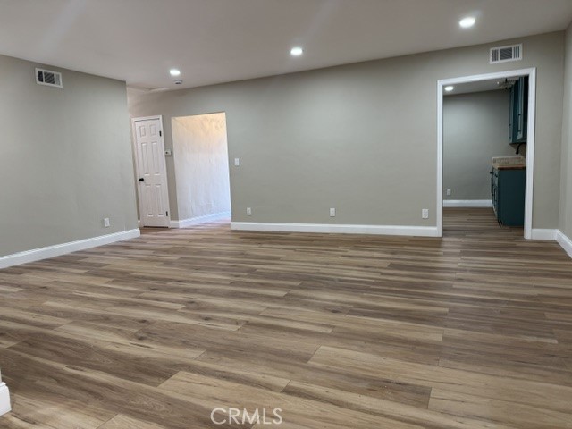 https://media.crmls.org/medias/63bca967-2f67-4106-be35-935a470f6e4d.jpg?preset=X-Large