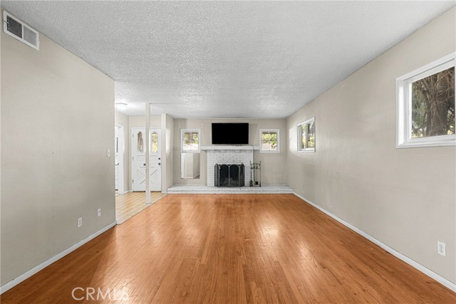 Detail Gallery Image 10 of 35 For 21032 Baltar St, Canoga Park,  CA 91304 - 3 Beds | 2 Baths