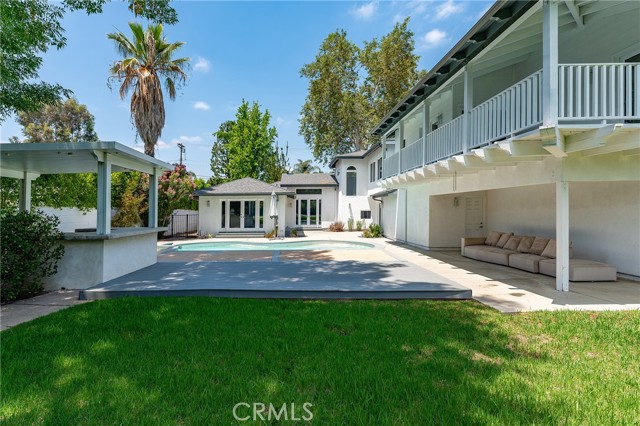 22904 Calvert Street, Woodland Hills CA: https://media.crmls.org/medias/63bdb430-a26d-4a55-86cf-4836a082c5f2.jpg