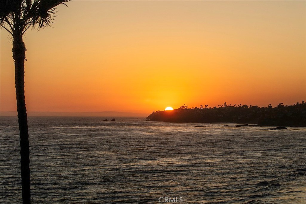 https://media.crmls.org/medias/63bdb555-44c1-43a8-8025-9047e77d8c49.jpg?preset=X-Large