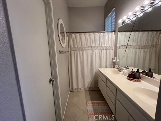 13633 Bentwood Street, Hesperia CA: https://media.crmls.org/medias/63bddd6a-176c-4ddb-8ed2-0488e4d8a8e1.jpg