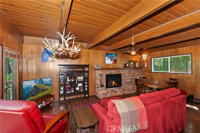 Detail Gallery Image 6 of 43 For 137 Grizzly Rd, Lake Arrowhead,  CA 92352 - 3 Beds | 2 Baths