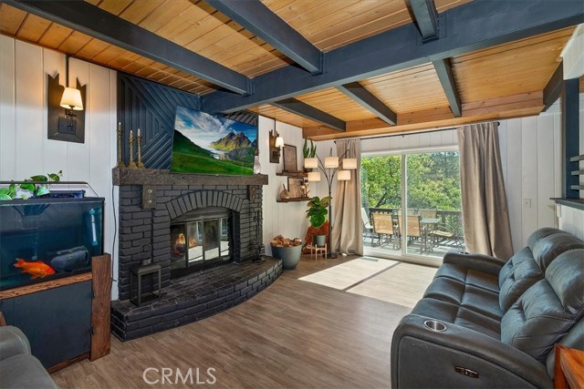 Detail Gallery Image 5 of 33 For 905 Jungfrau, Crestline,  CA 92325 - 2 Beds | 1/1 Baths