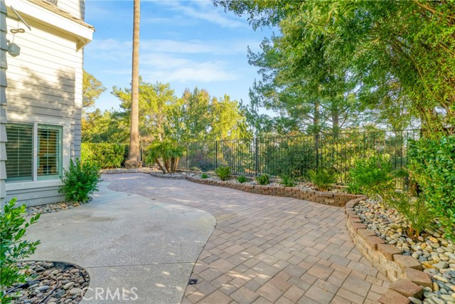 26433 Emerald Dove Drive, Valencia CA: https://media.crmls.org/medias/63be46a2-c3bc-44b8-8212-fa5c5178349f.jpg